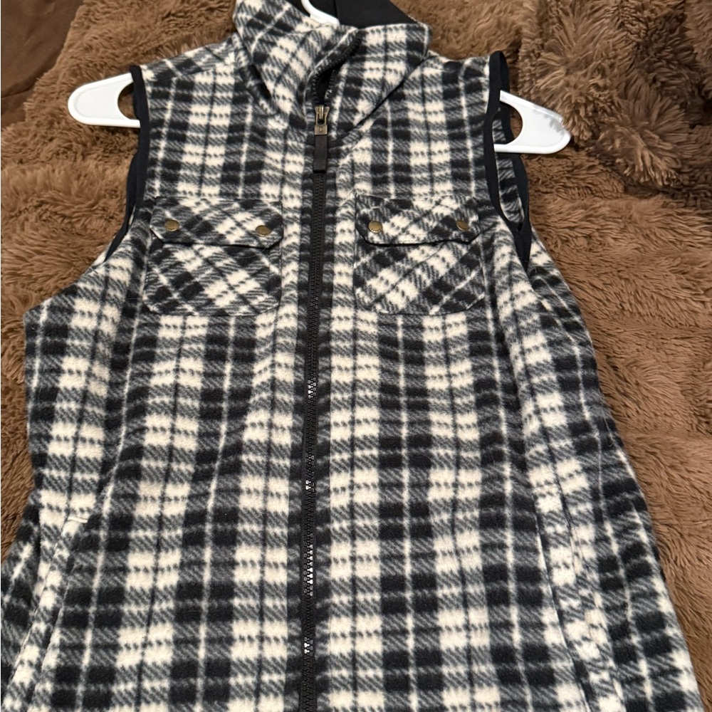 Chaps Black and White Plaid Fleece Vest